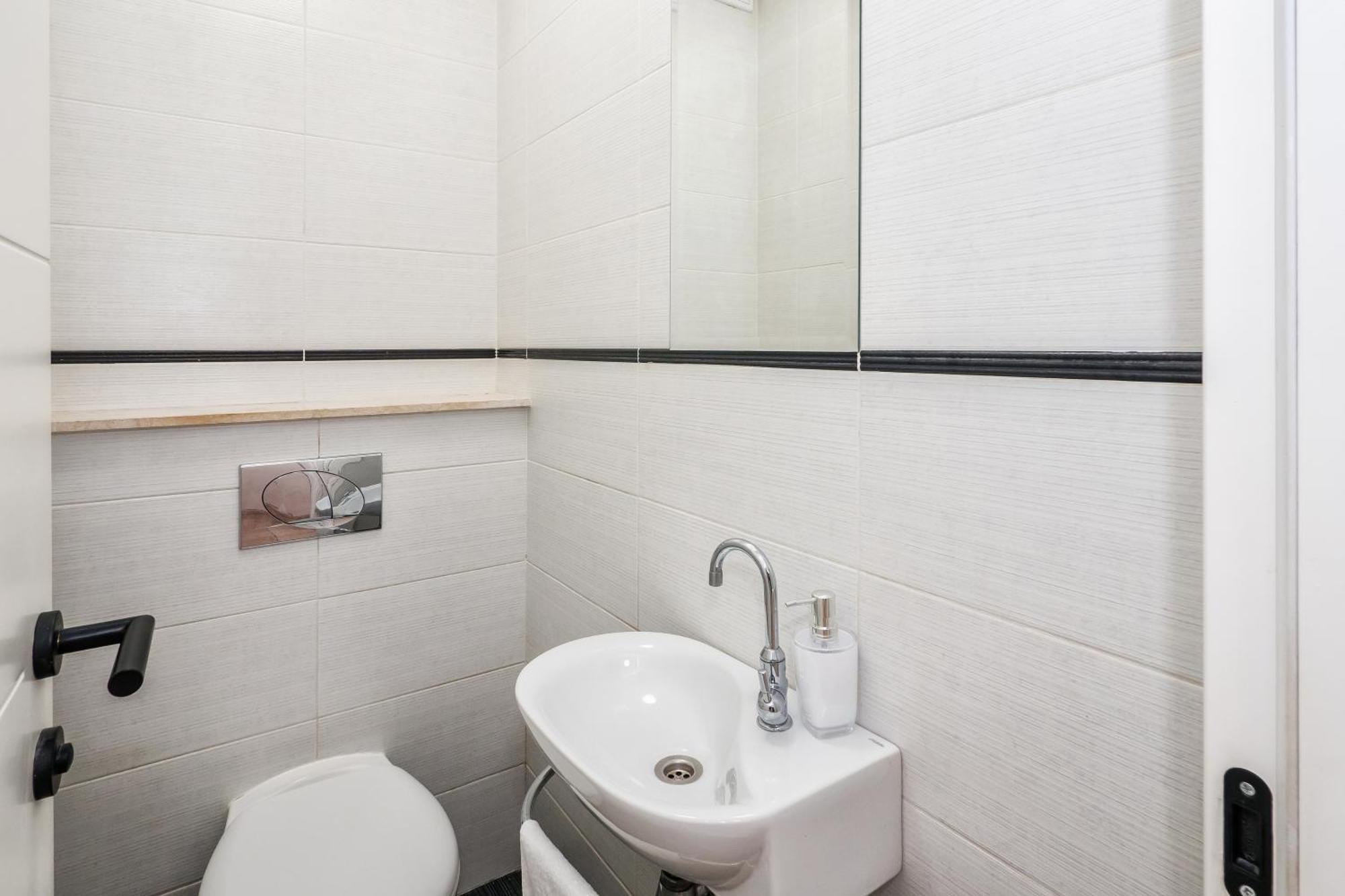 3-Bedroom Sea View Apartment - Balcony, Elevator - Spinut, Split Extérieur photo